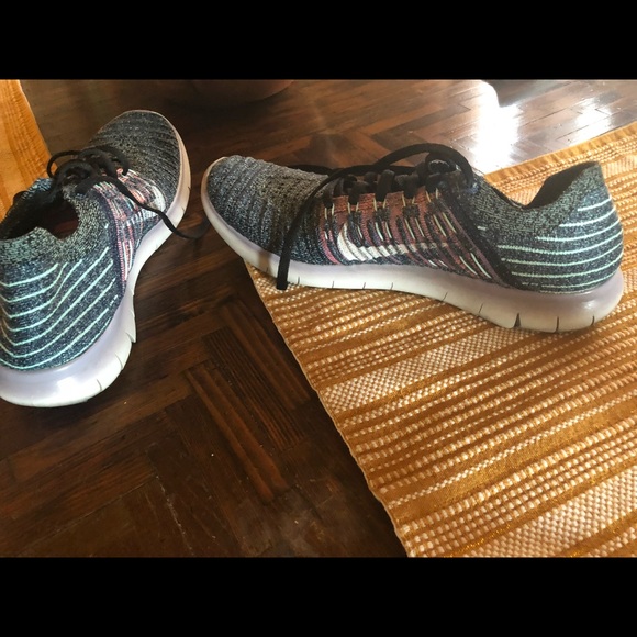 Nike flyknit shoes Sz 10. Good condition - Picture 4 of 5